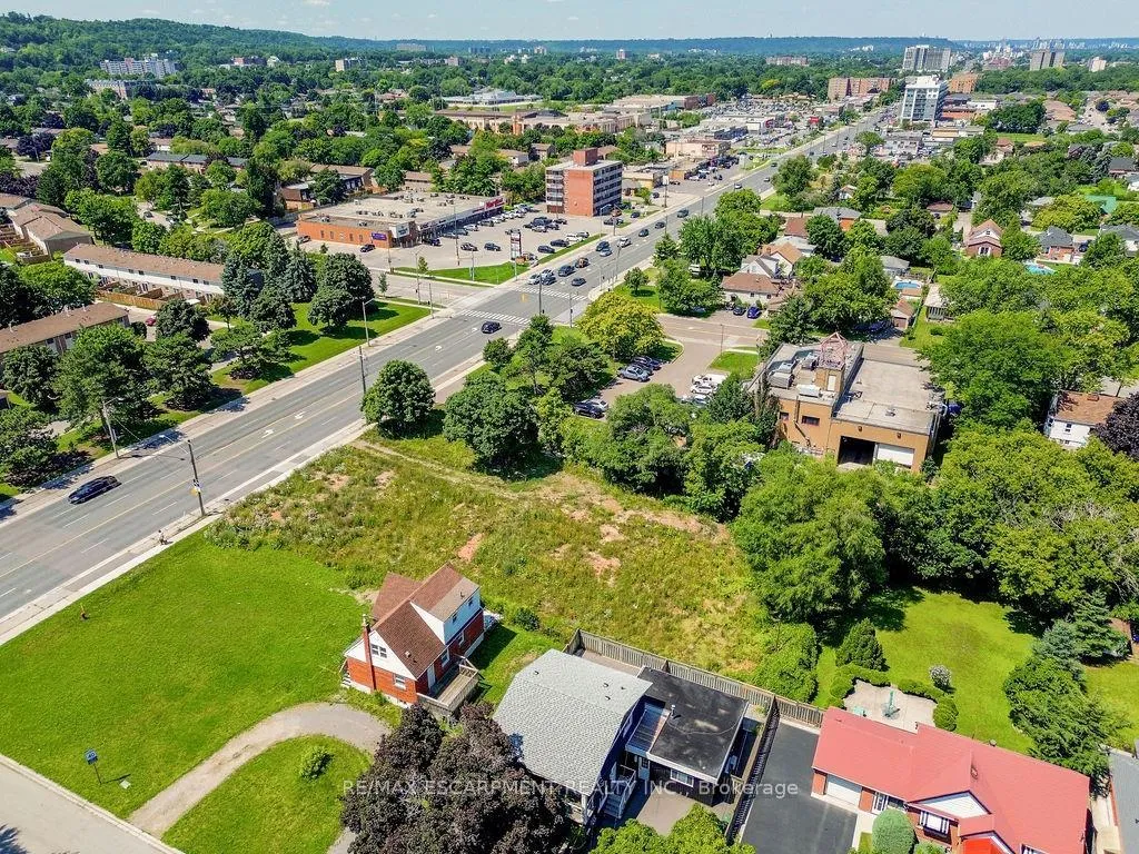 Photo 4 of 205 Highway 8, Hamilton, Stoney Creek — HOMEH