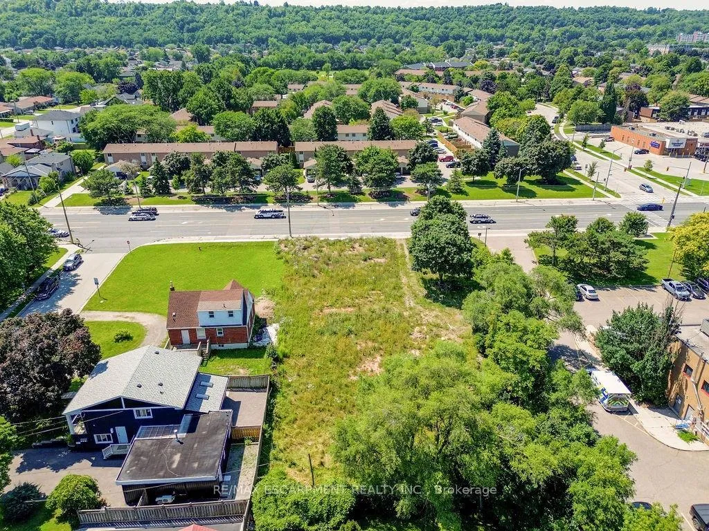Photo 5 of 205 Highway 8, Hamilton, Stoney Creek — HOMEH