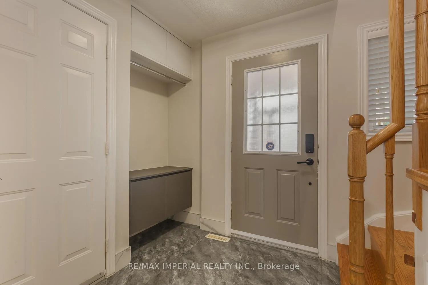 Photo 3 of 85 Maple Ridge Crescent E, Markham, Greensborough — HOMEH
