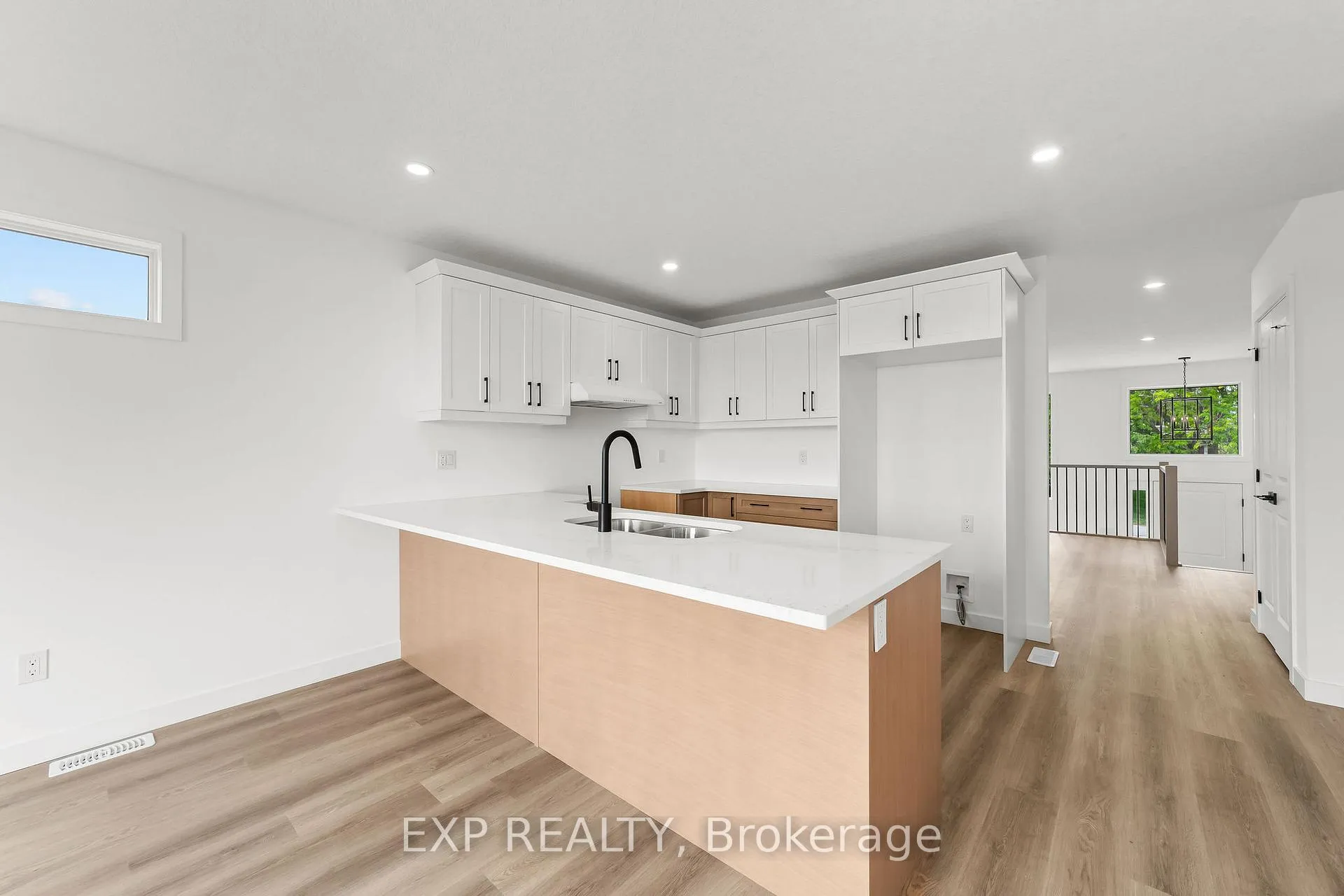 Photo 4 of 1552 Melwood Drive, St. Clair — HOMEH