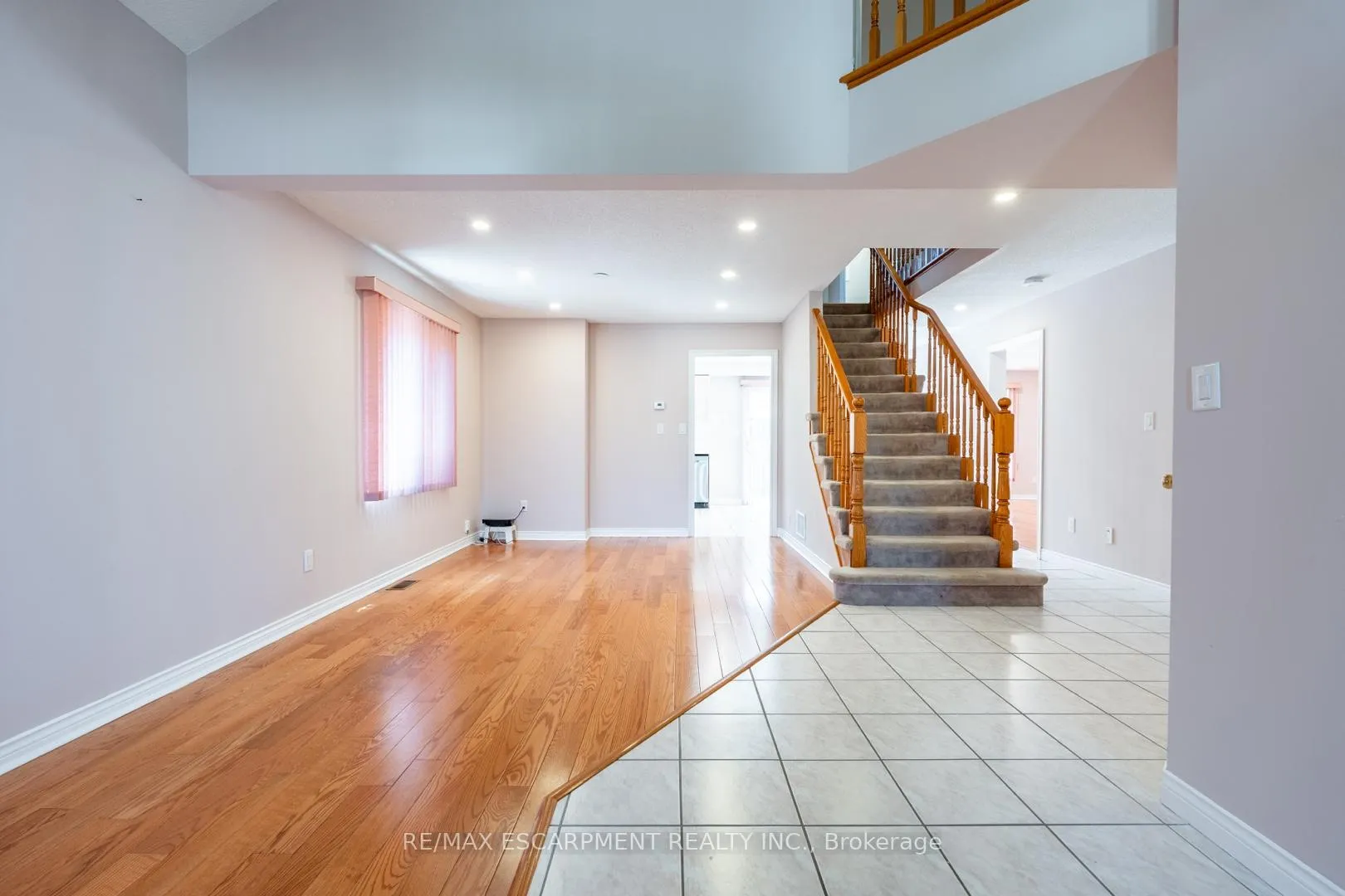 Photo 5 of 3 Resolute Drive, Hamilton, Crerar — HOMEH