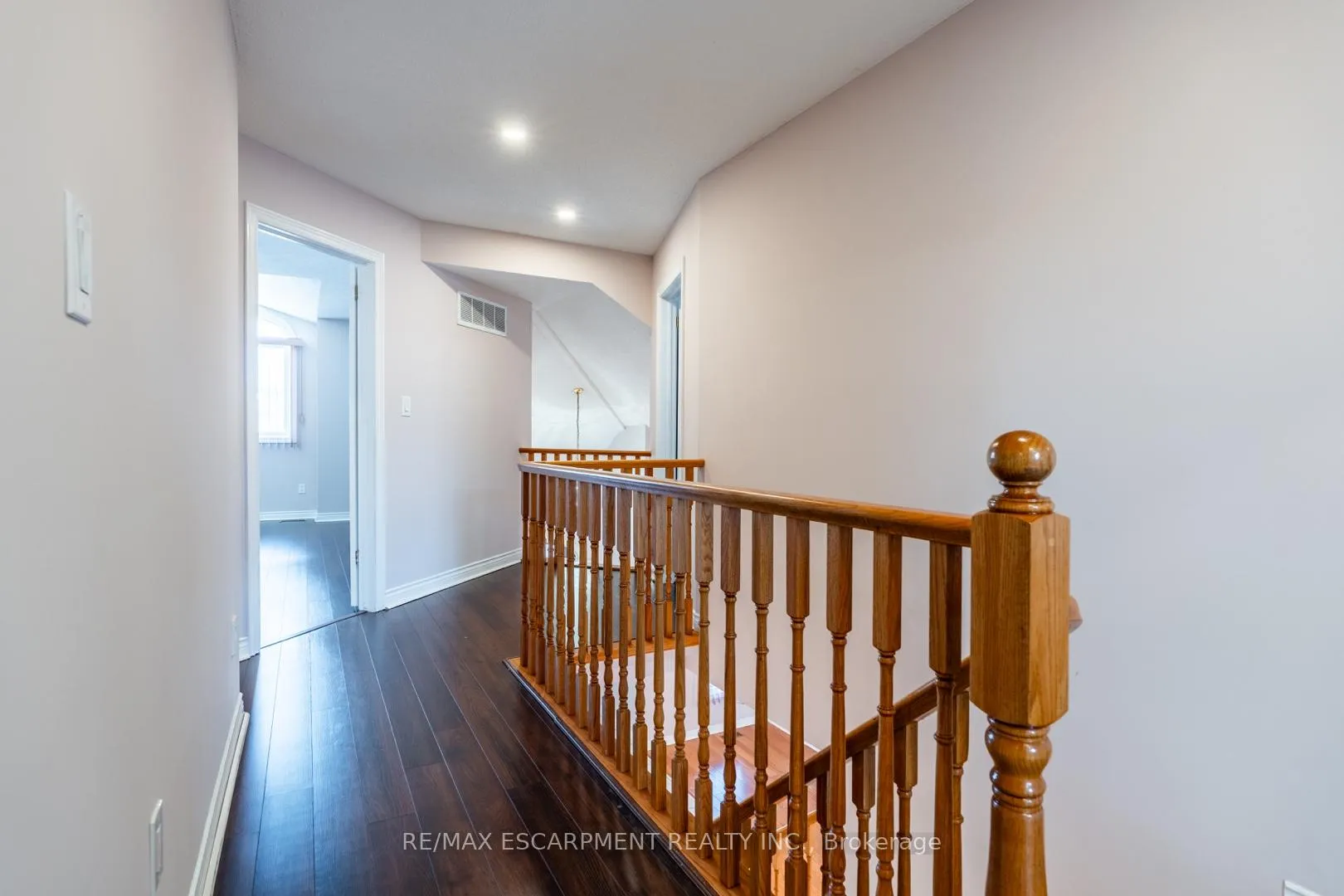 Photo 19 of 3 Resolute Drive, Hamilton, Crerar — HOMEH