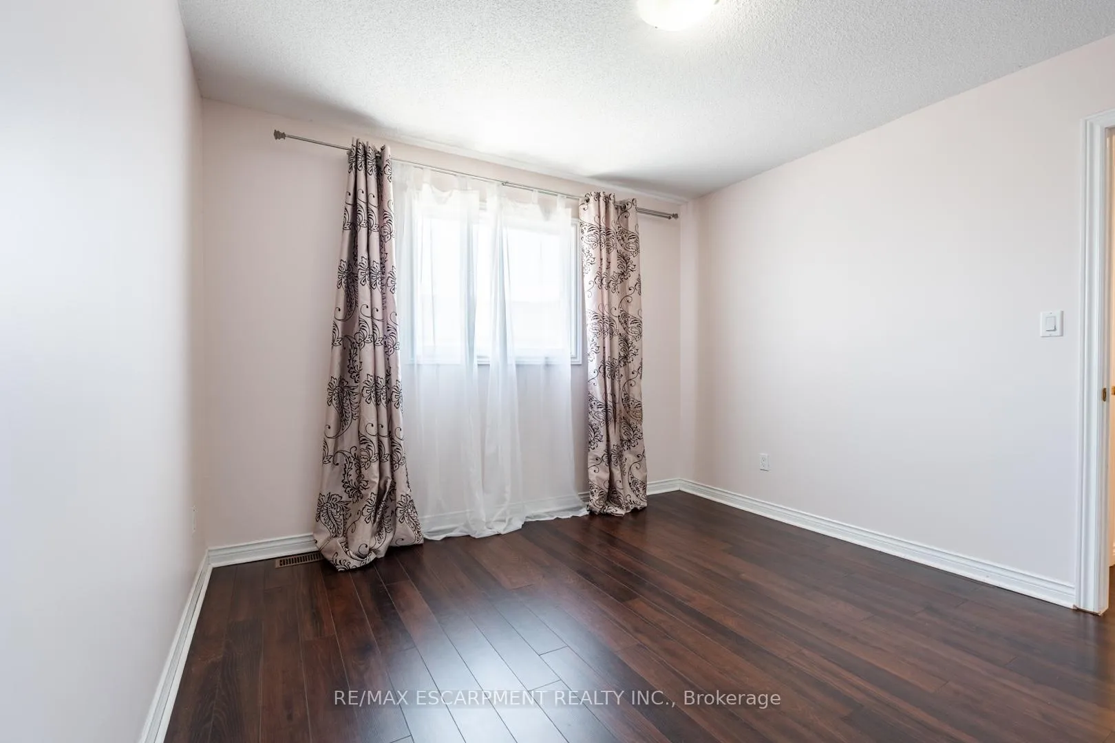 Photo 29 of 3 Resolute Drive, Hamilton, Crerar — HOMEH