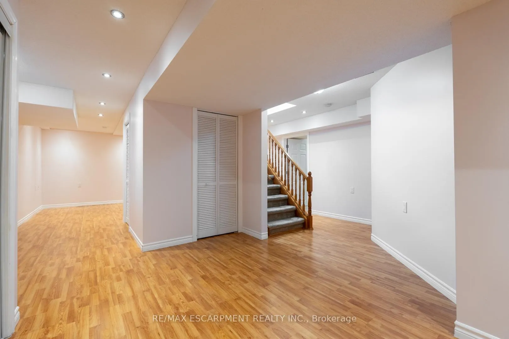 Photo 35 of 3 Resolute Drive, Hamilton, Crerar — HOMEH