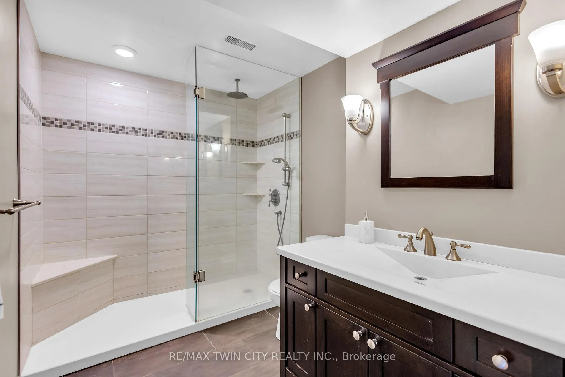 Photo 7 of 28 Ridgeway Crescent, Kitchener — HOMEH