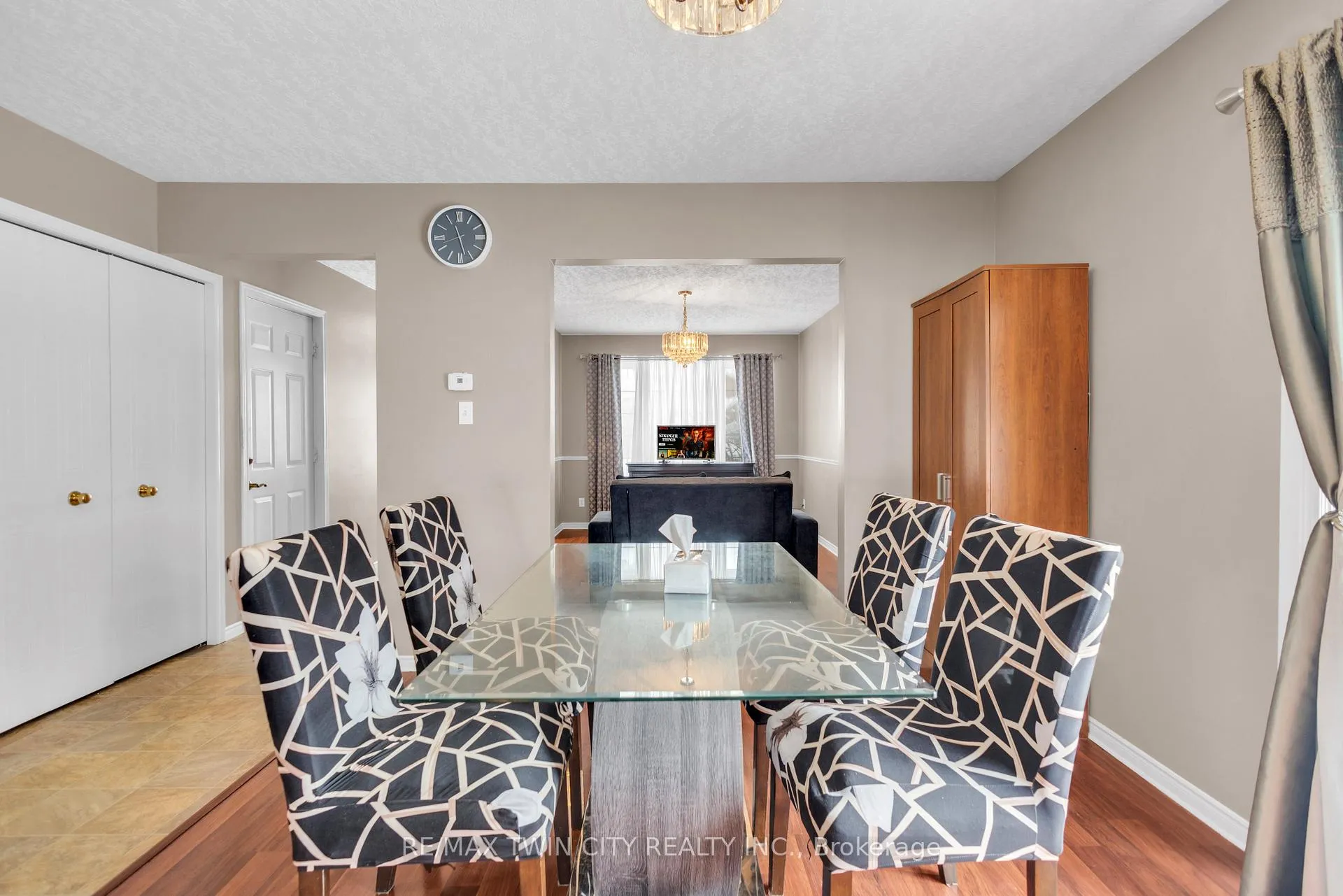Photo 14 of 28 Ridgeway Crescent, Kitchener — HOMEH