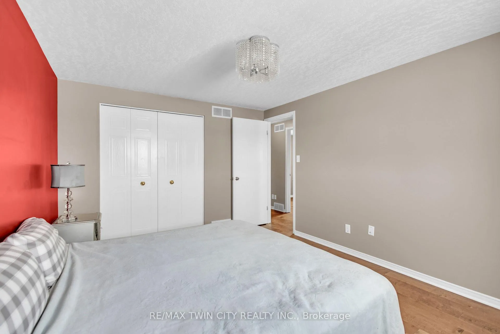 Photo 19 of 28 Ridgeway Crescent, Kitchener — HOMEH