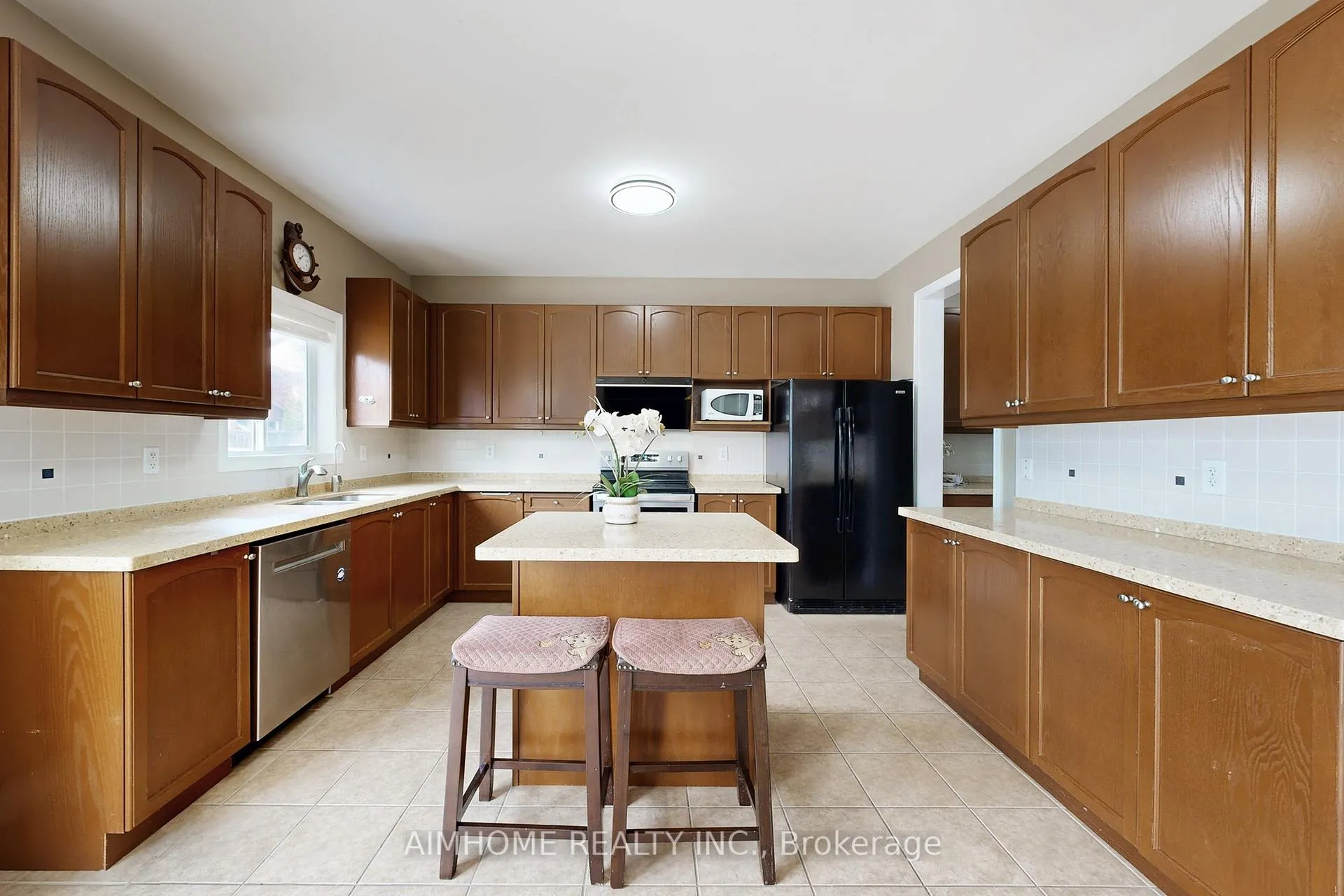 Photo 13 of 8 Brookhurst Avenue, Georgina, Keswick South — HOMEH