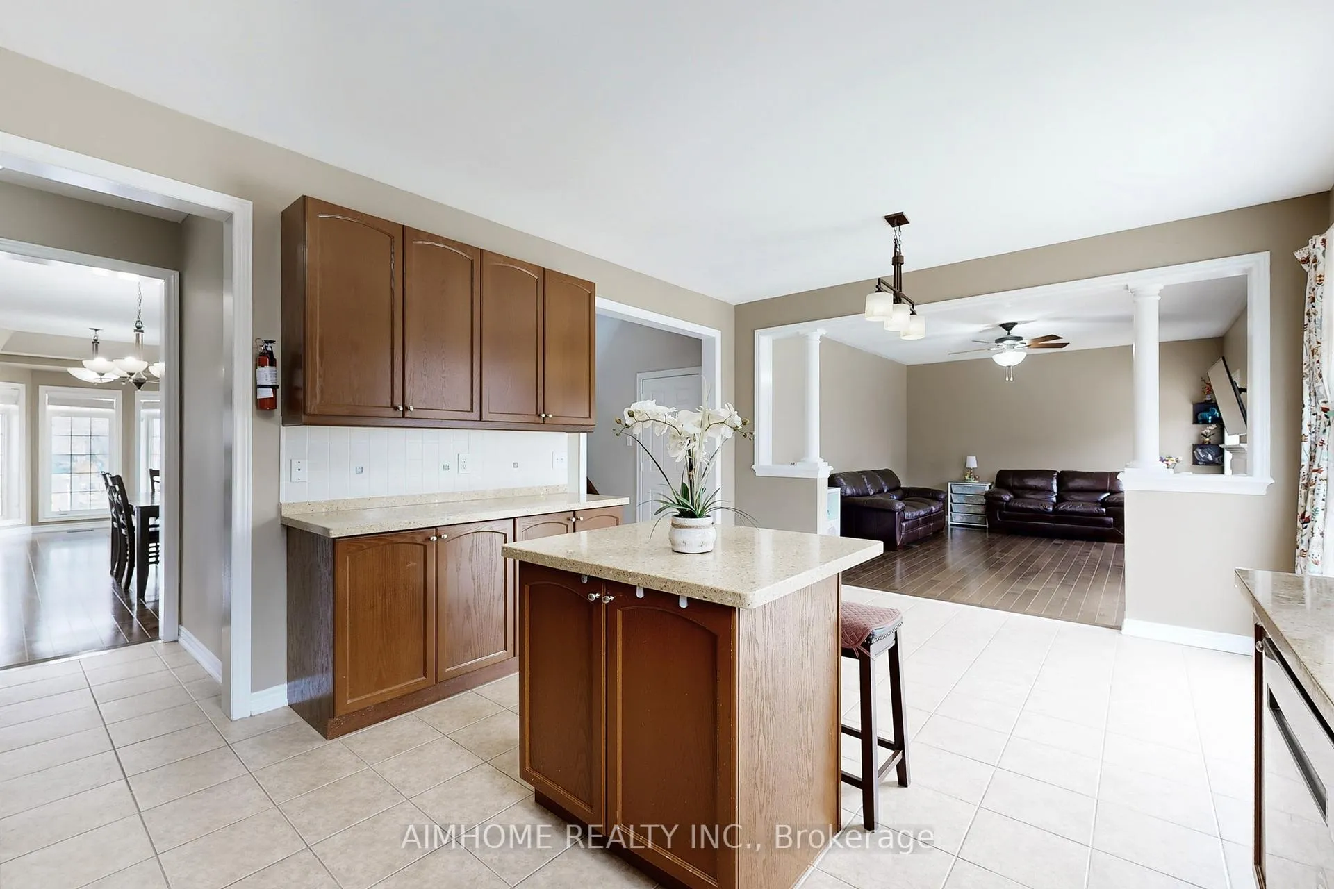 Photo 14 of 8 Brookhurst Avenue, Georgina, Keswick South — HOMEH