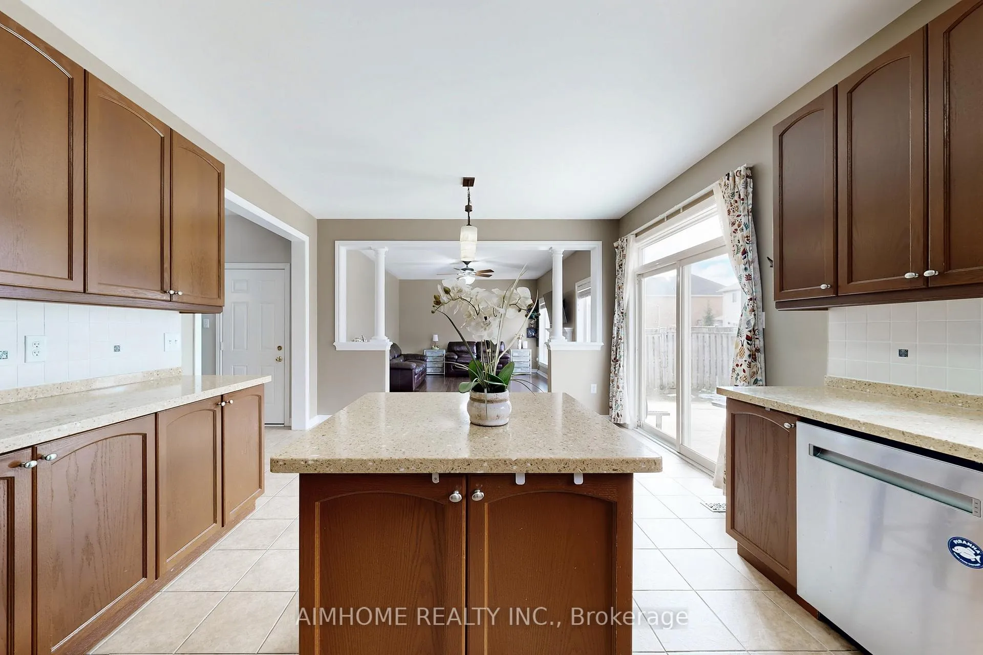 Photo 15 of 8 Brookhurst Avenue, Georgina, Keswick South — HOMEH