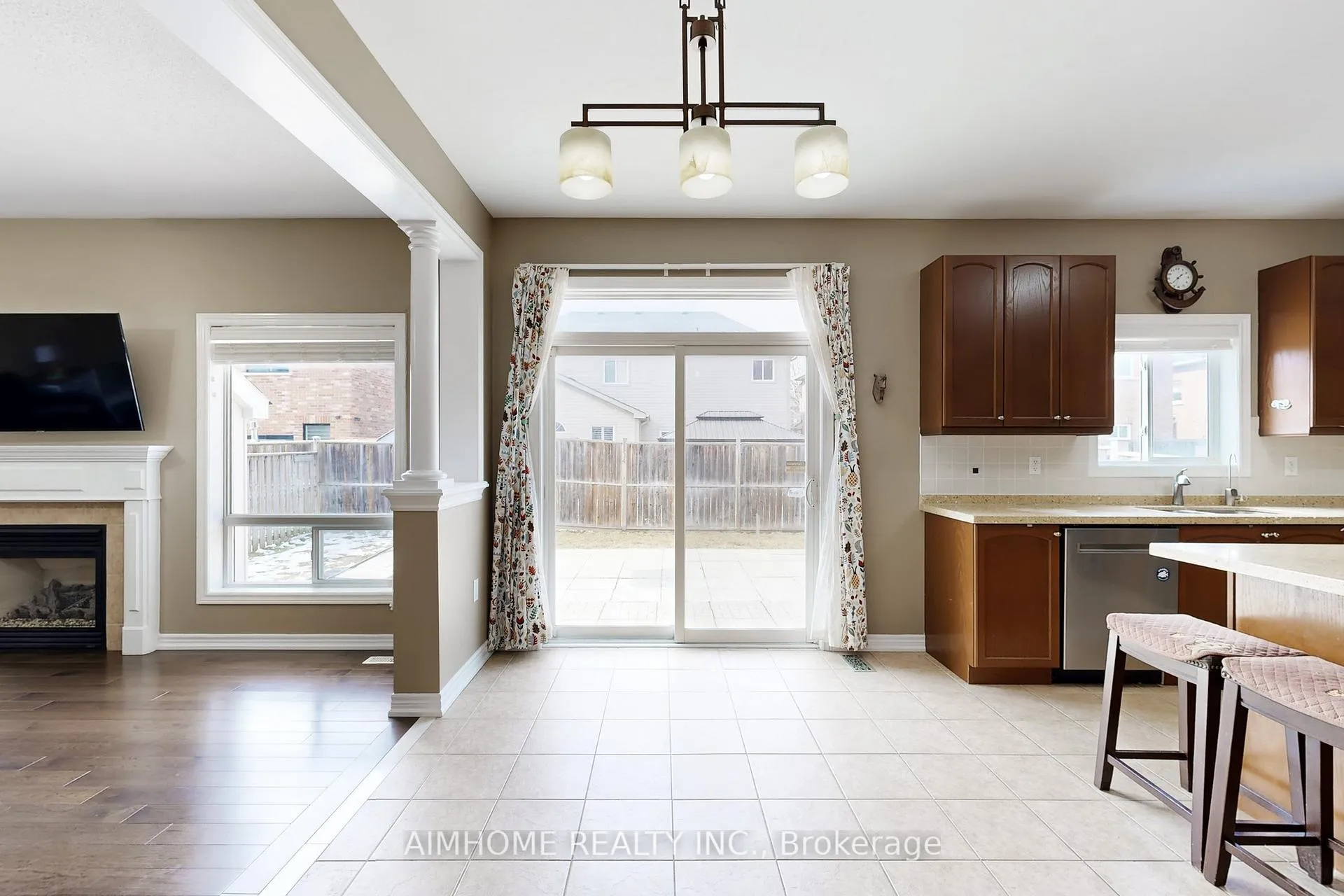 Photo 17 of 8 Brookhurst Avenue, Georgina, Keswick South — HOMEH