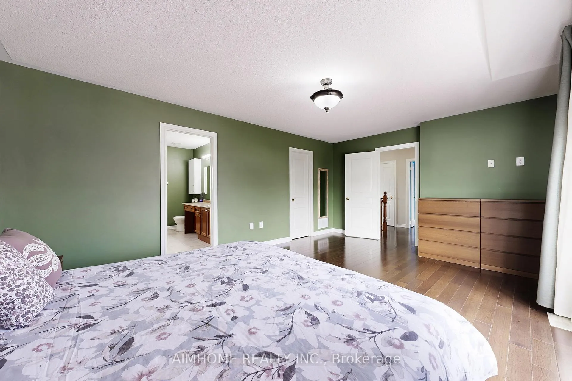 Photo 28 of 8 Brookhurst Avenue, Georgina, Keswick South — HOMEH