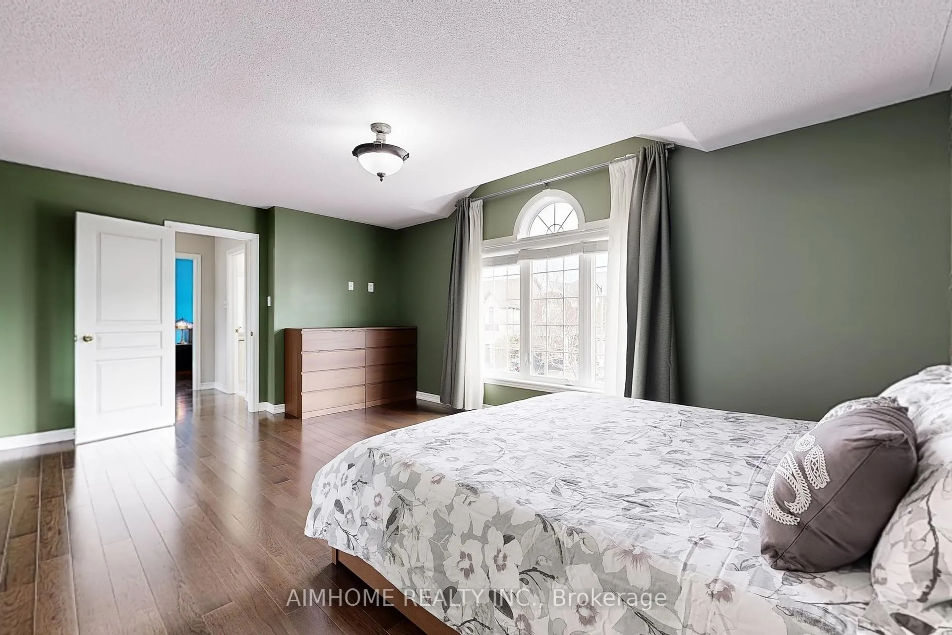 Photo 29 of 8 Brookhurst Avenue, Georgina, Keswick South — HOMEH