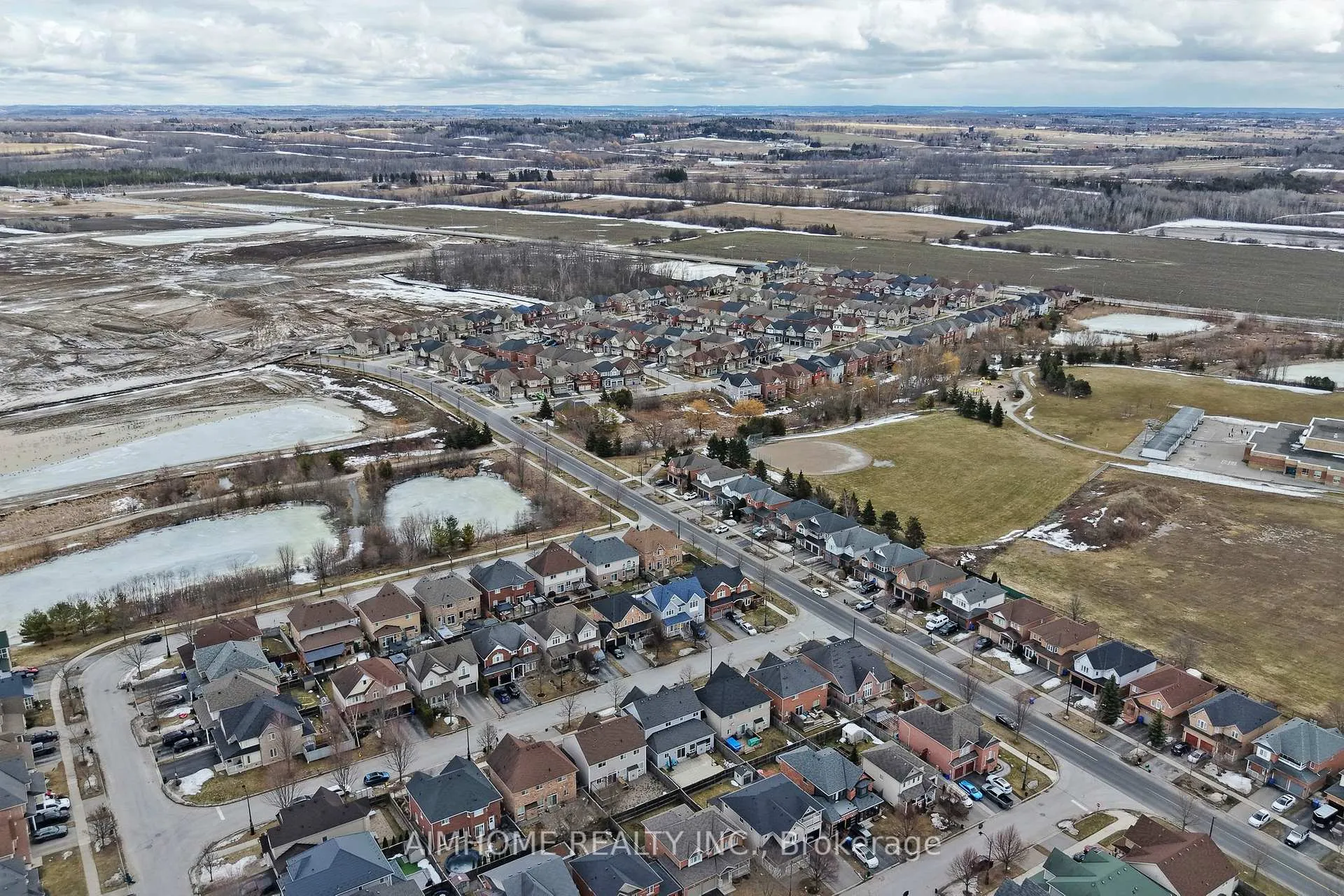 Photo 49 of 8 Brookhurst Avenue, Georgina, Keswick South — HOMEH