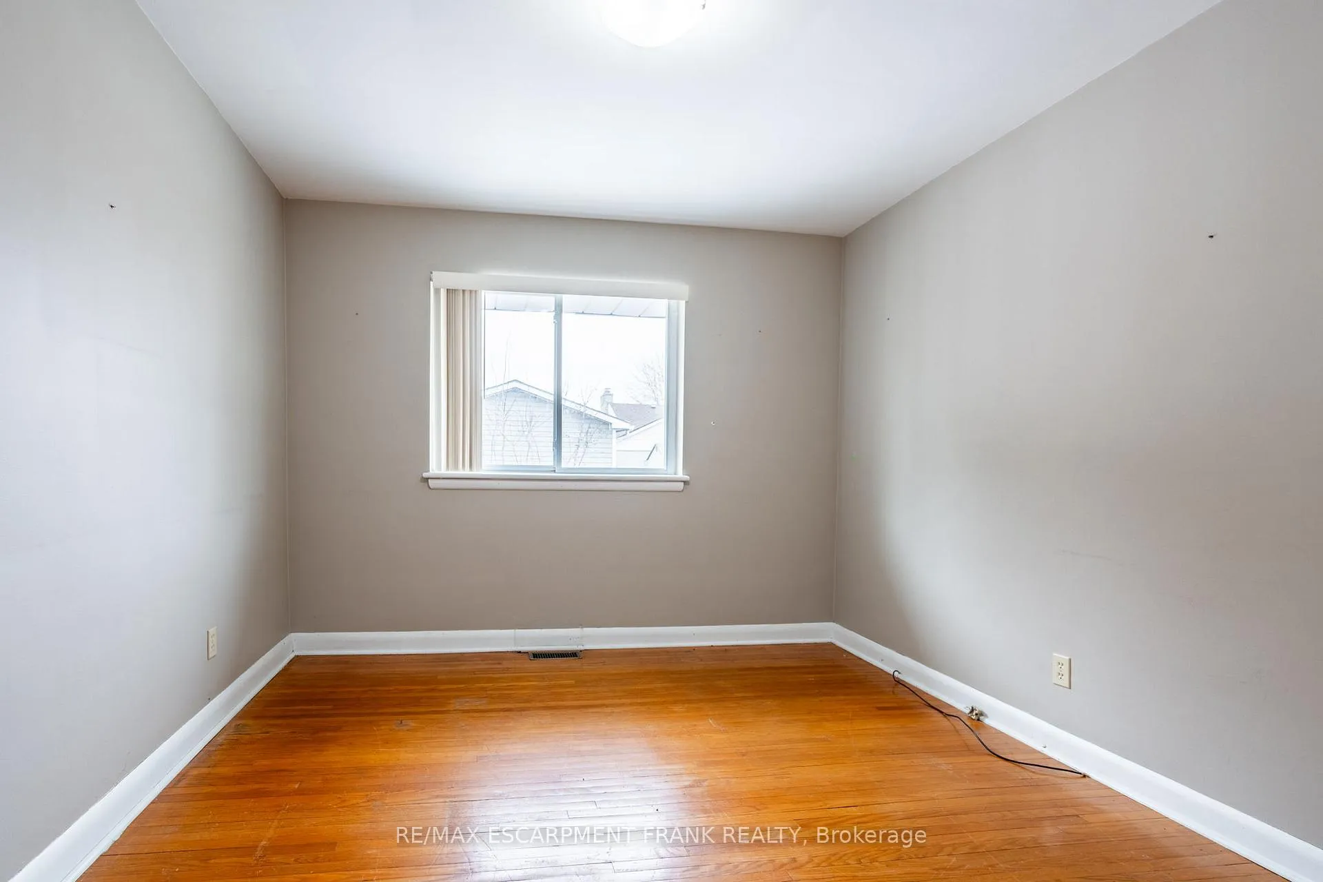 Photo 13 of 209 Nash Road N, Hamilton, Kentley — HOMEH