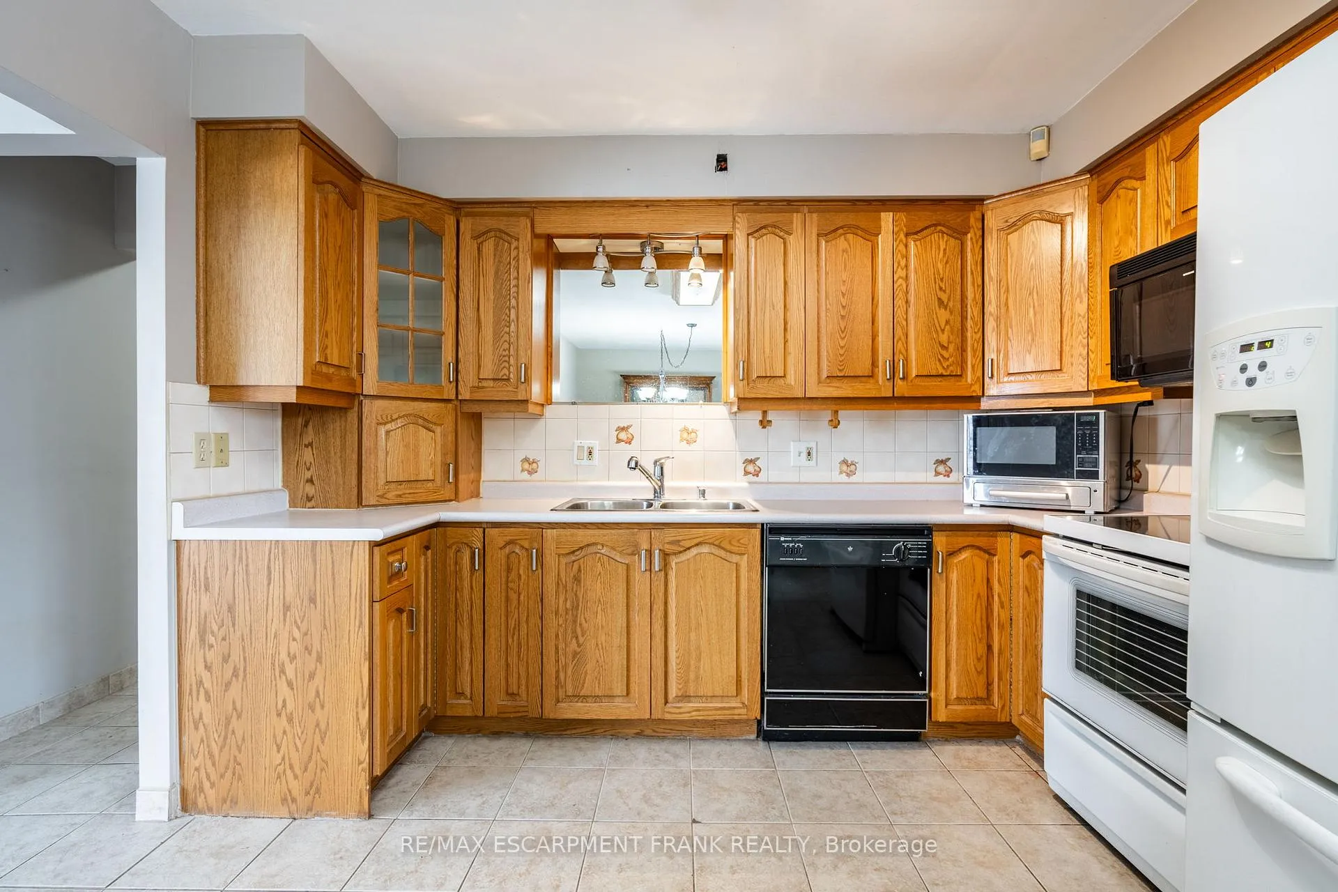 Photo 18 of 209 Nash Road N, Hamilton, Kentley — HOMEH