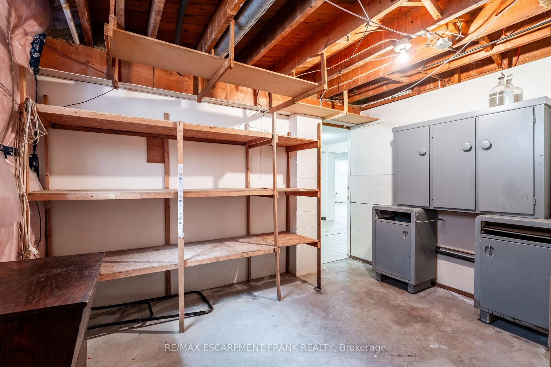 Photo 25 of 209 Nash Road N, Hamilton, Kentley — HOMEH