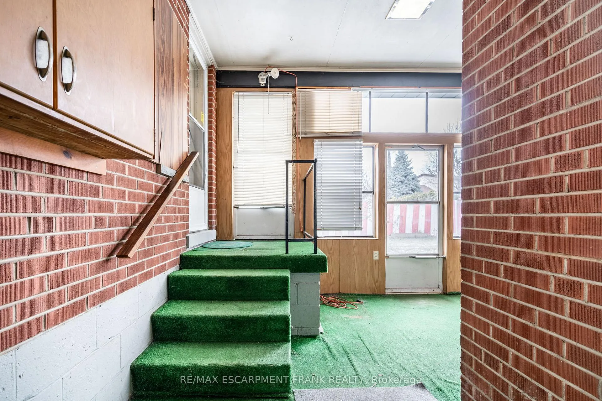Photo 28 of 209 Nash Road N, Hamilton, Kentley — HOMEH