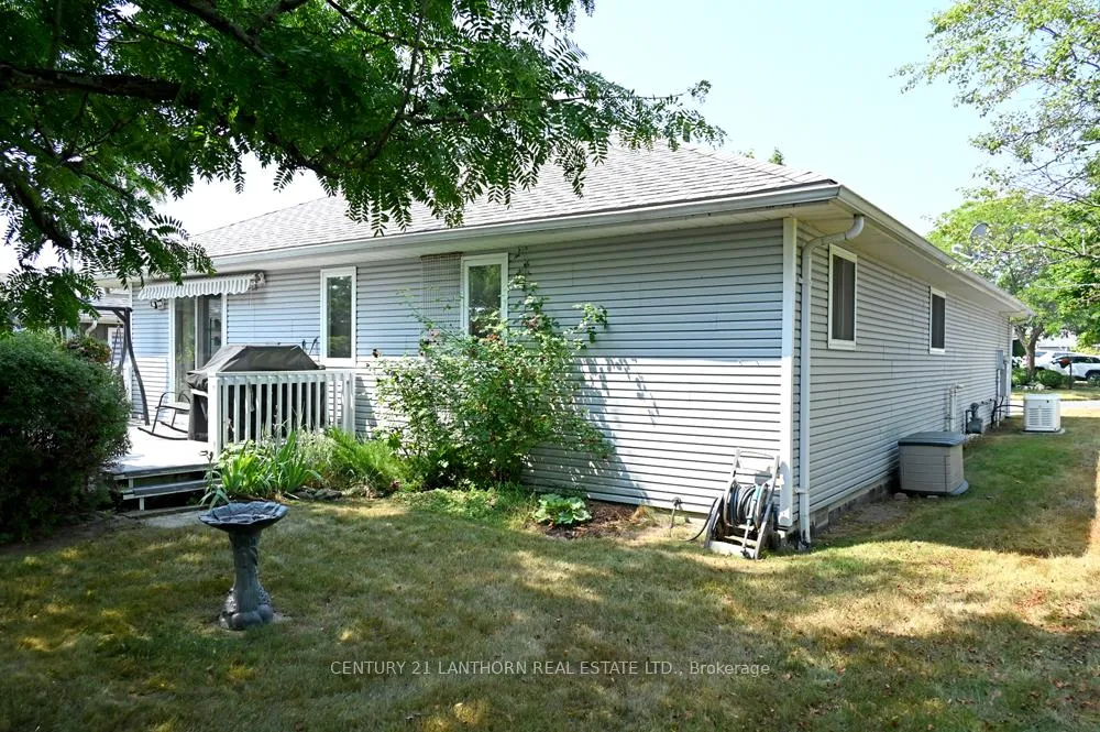 Photo 9 of 26 Heritage Drive, Prince Edward County, Wellington — HOMEH