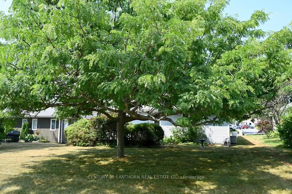 Photo 10 of 26 Heritage Drive, Prince Edward County, Wellington — HOMEH