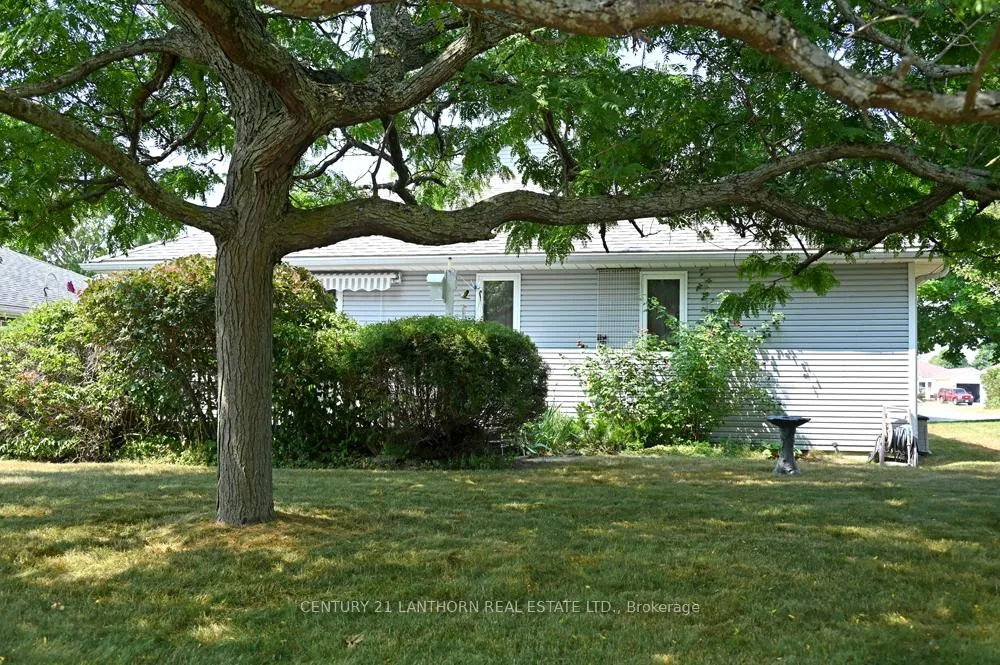 Photo 13 of 26 Heritage Drive, Prince Edward County, Wellington — HOMEH