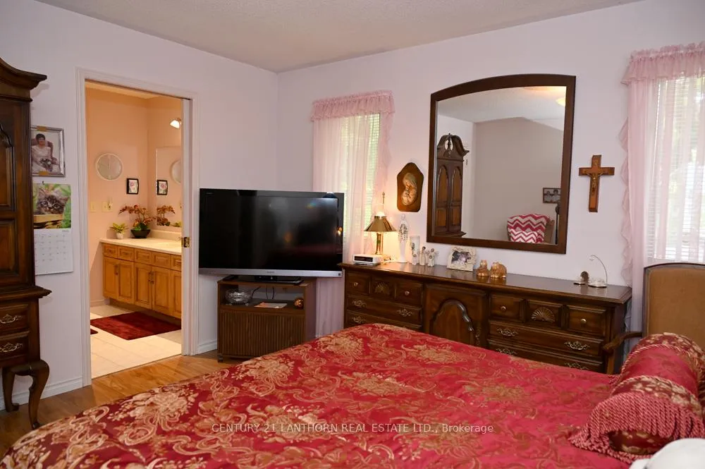 Photo 51 of 26 Heritage Drive, Prince Edward County, Wellington — HOMEH