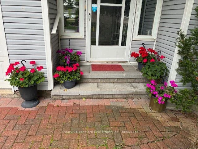 Photo 5 of 26 Heritage Drive, Prince Edward County, Wellington — HOMEH