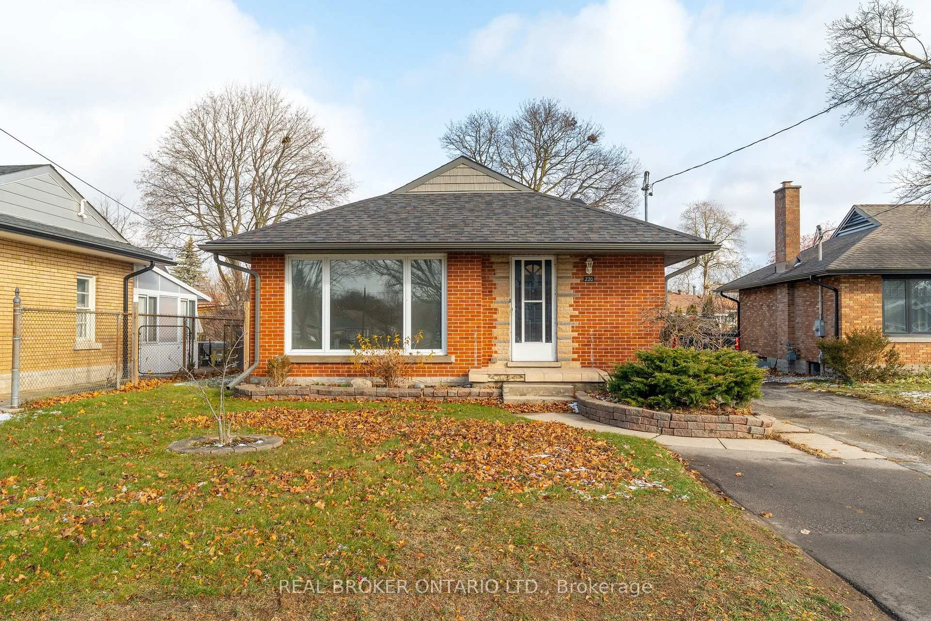 Front of 220 Bruce Street