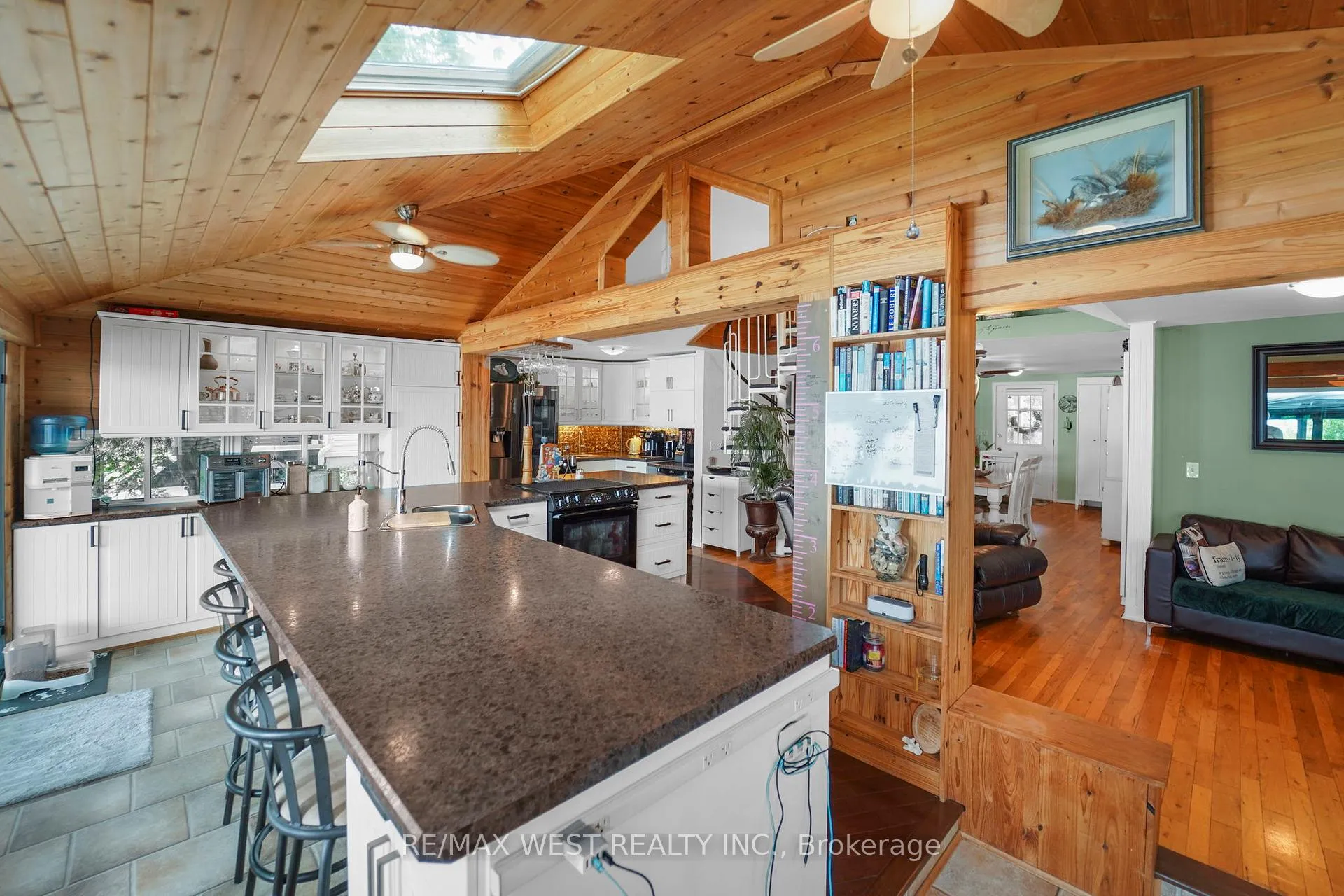 Photo 4 of 23 Holly Trail, Puslinch, Puslinch Lake Settlement Areas — HOMEH