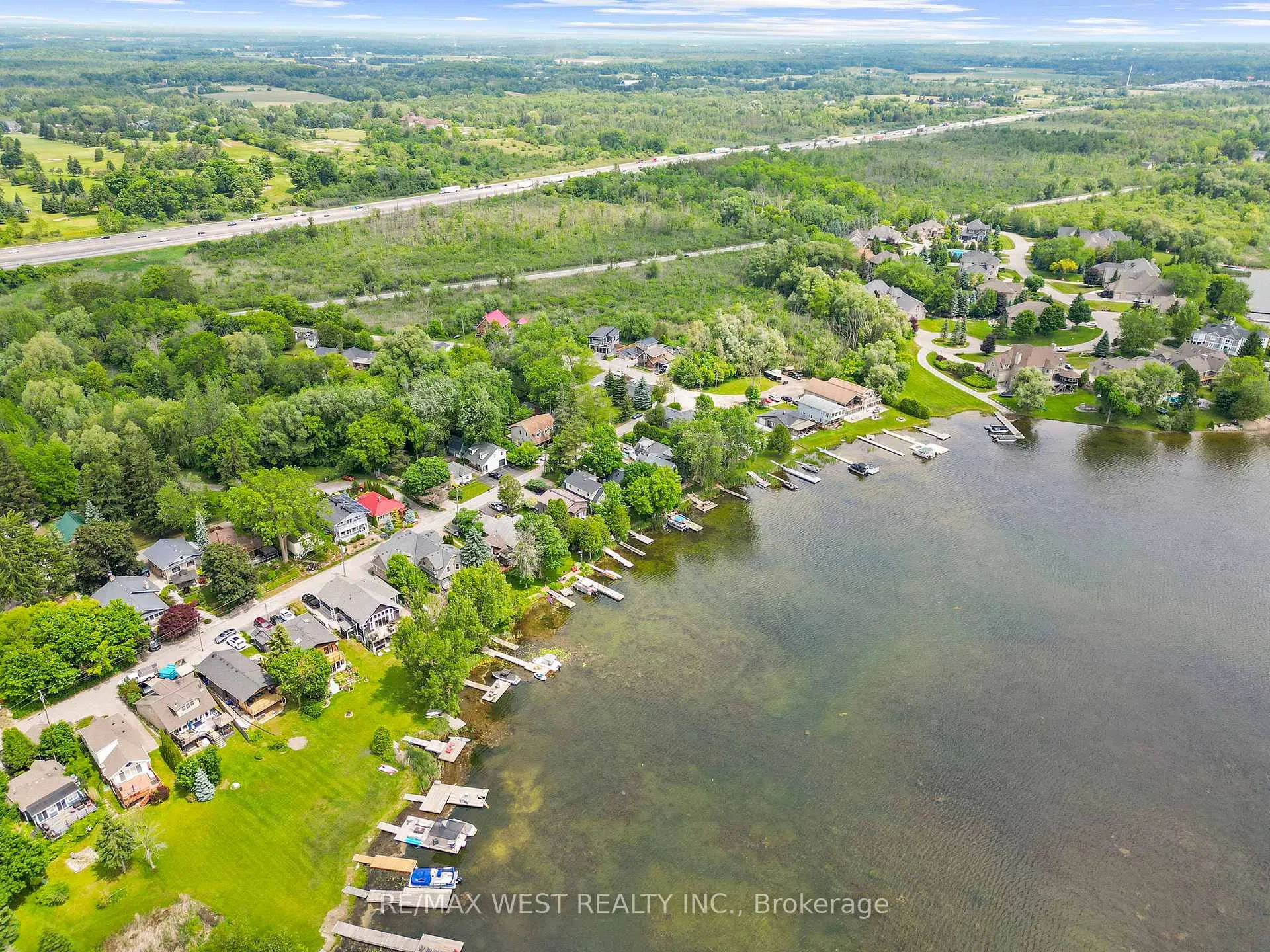 Photo 10 of 23 Holly Trail, Puslinch, Puslinch Lake Settlement Areas — HOMEH
