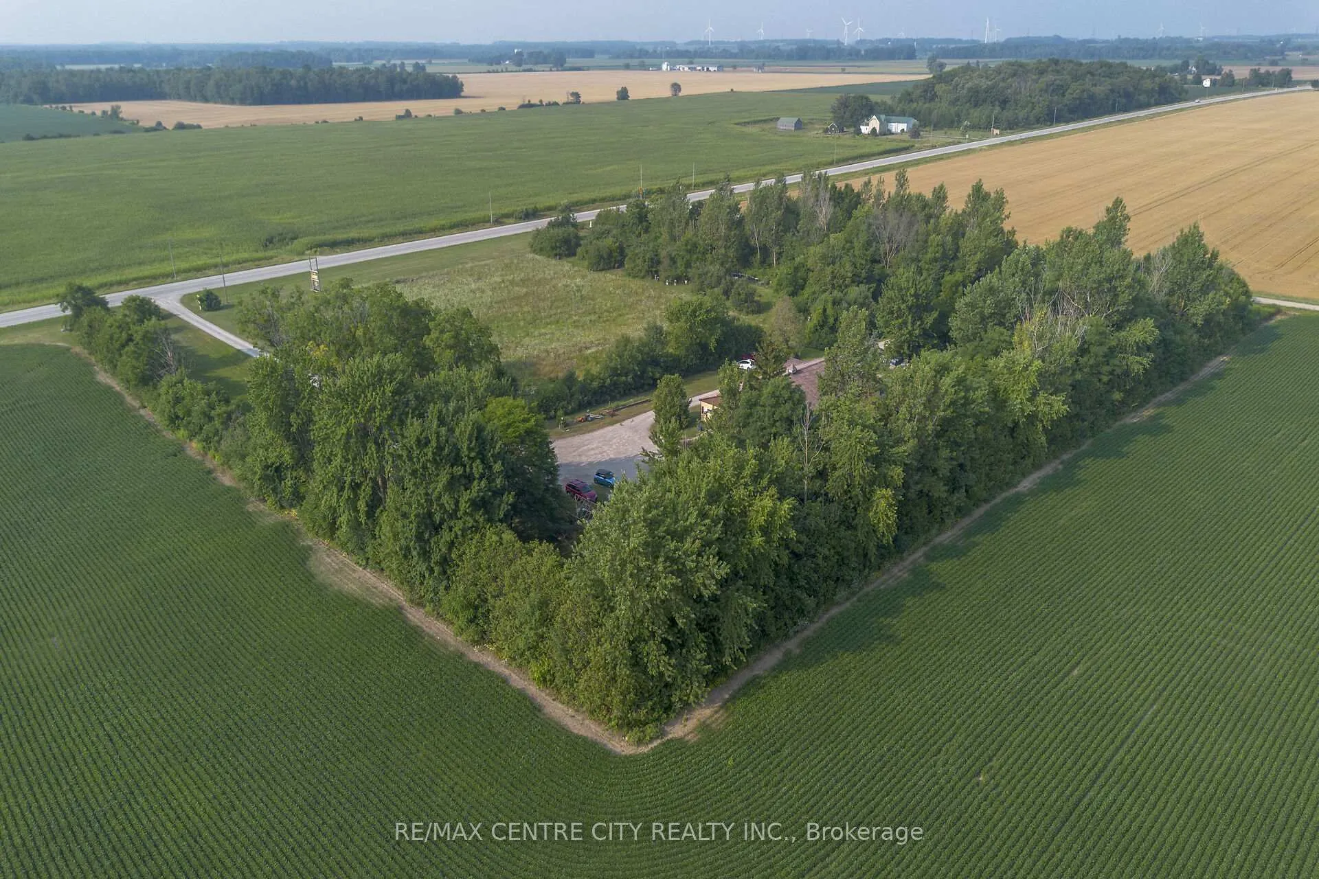 Photo 7 of 39006 Zurich-Hensall Road, Bluewater, Hensall — HOMEH
