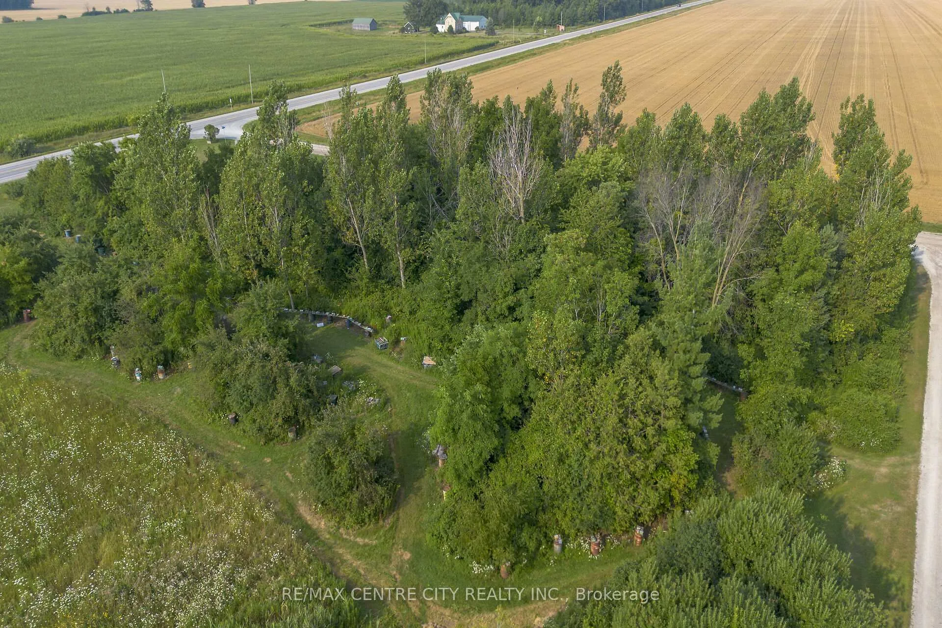 Photo 8 of 39006 Zurich-Hensall Road, Bluewater, Hensall — HOMEH