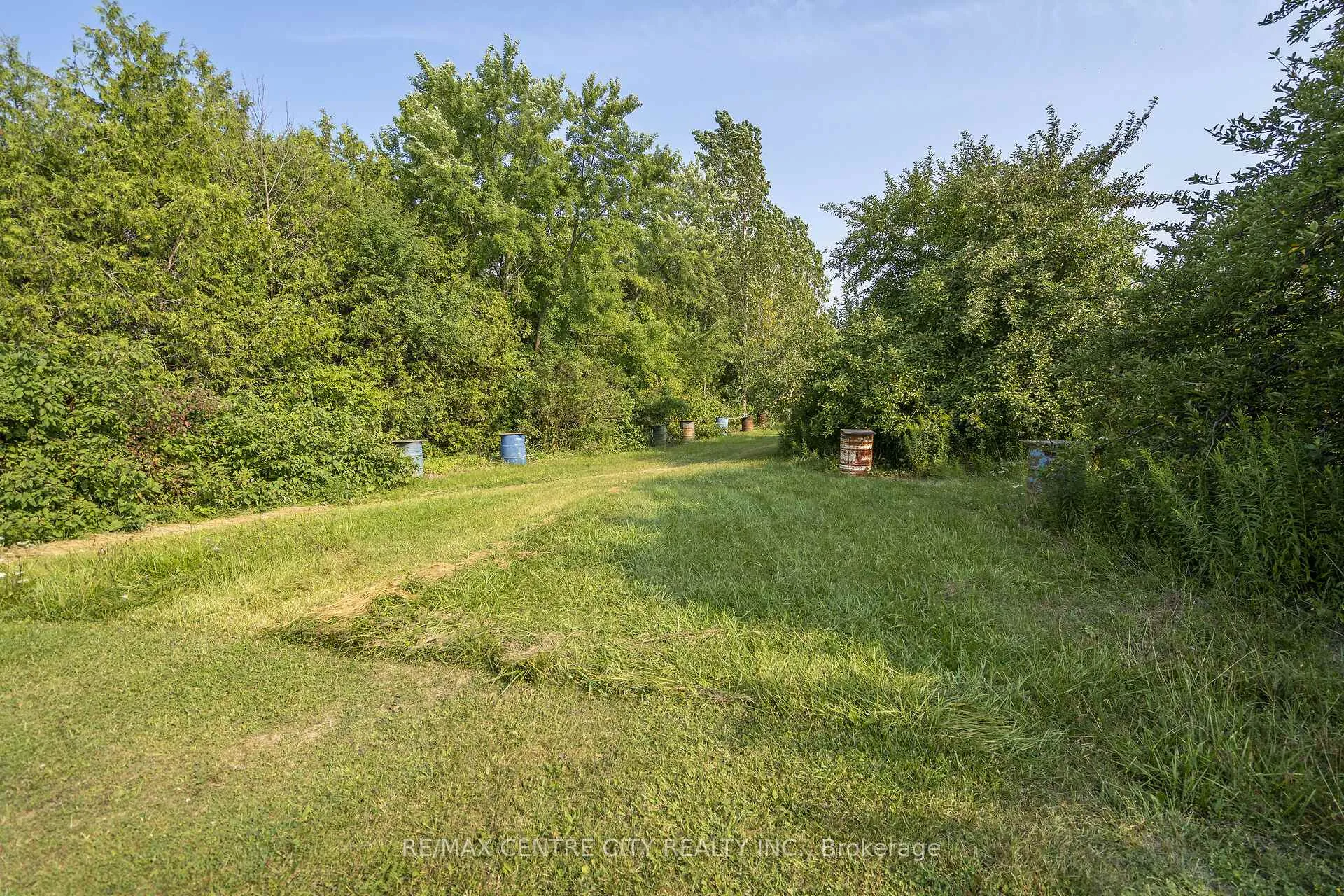 Photo 15 of 39006 Zurich-Hensall Road, Bluewater, Hensall — HOMEH