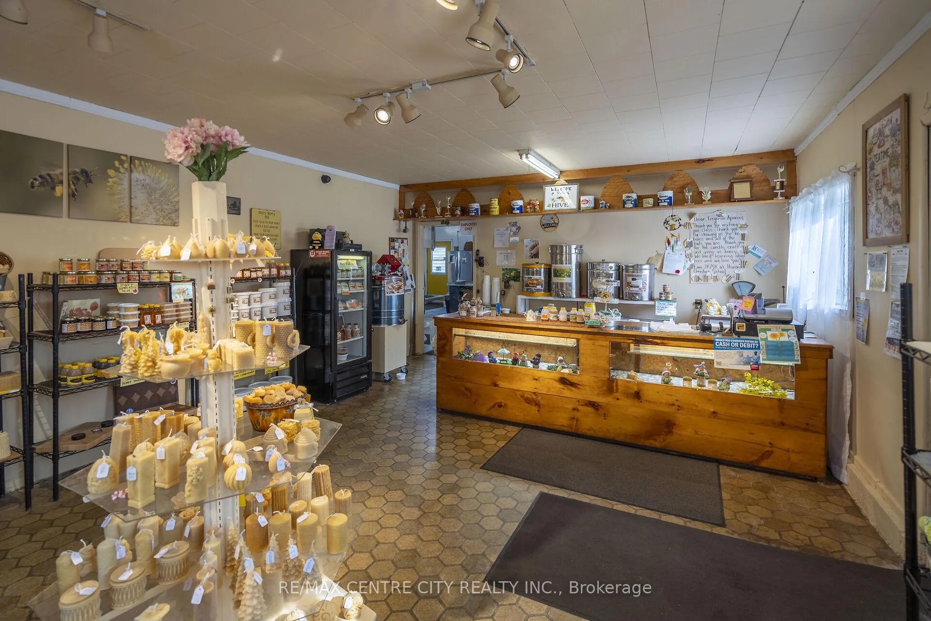 Photo 19 of 39006 Zurich-Hensall Road, Bluewater, Hensall — HOMEH