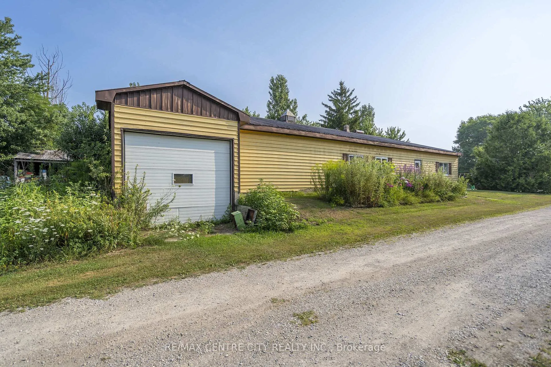 Photo 25 of 39006 Zurich-Hensall Road, Bluewater, Hensall — HOMEH