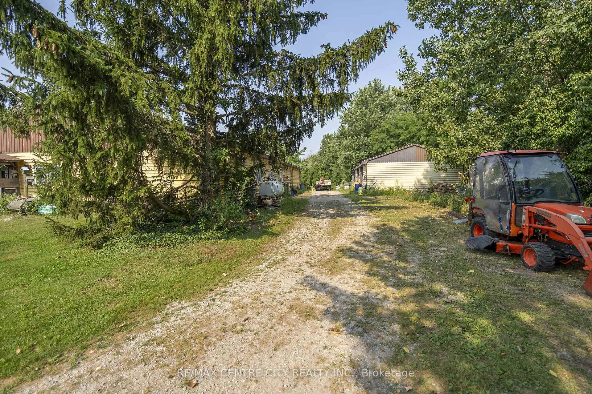 Photo 26 of 39006 Zurich-Hensall Road, Bluewater, Hensall — HOMEH
