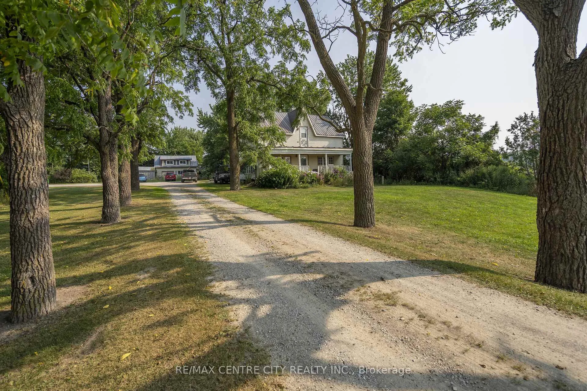 Photo 29 of 39006 Zurich-Hensall Road, Bluewater, Hensall — HOMEH