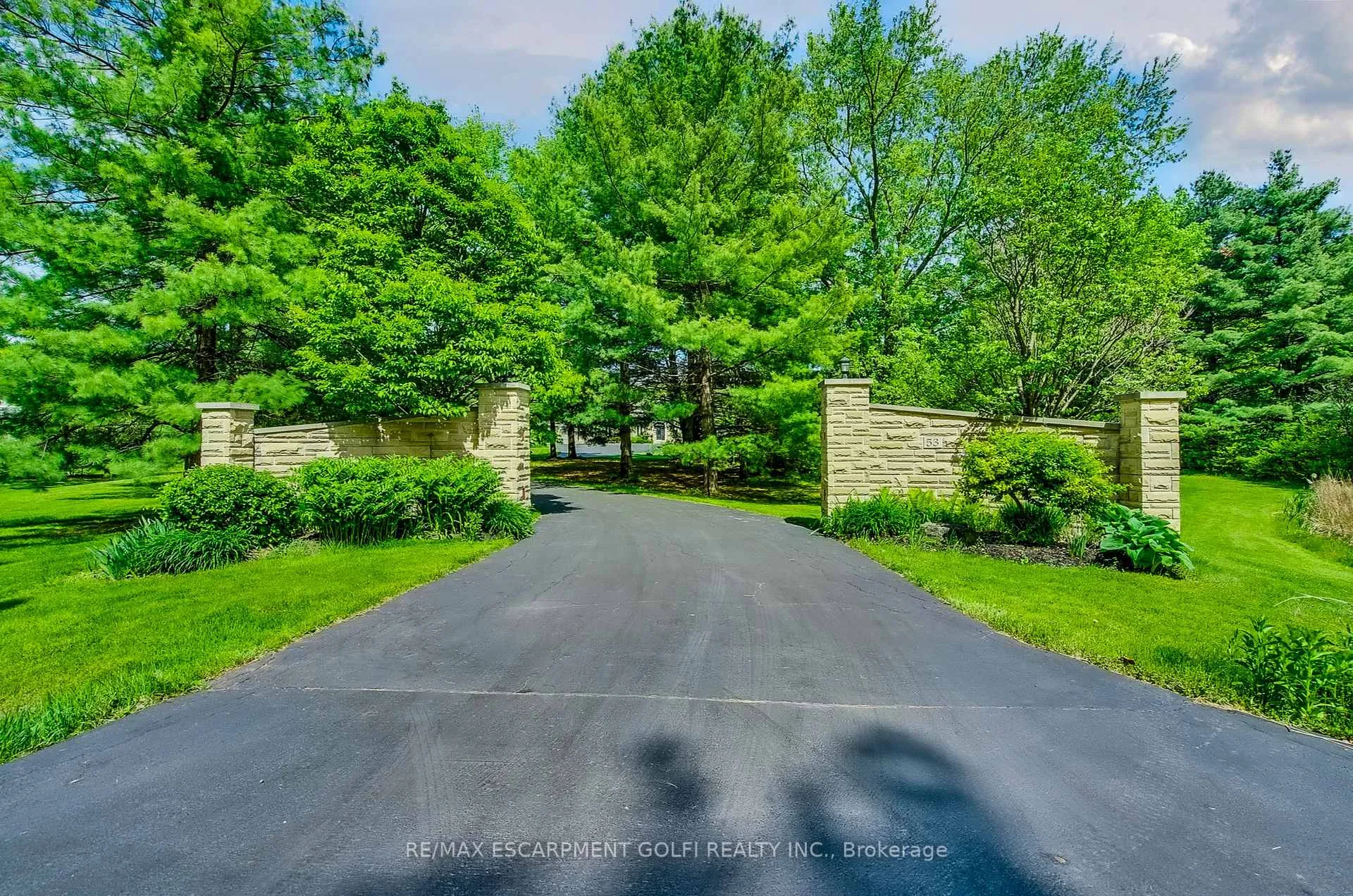 Photo 2 of 53 Ranch Road, Brant, Brantford Twp — HOMEH