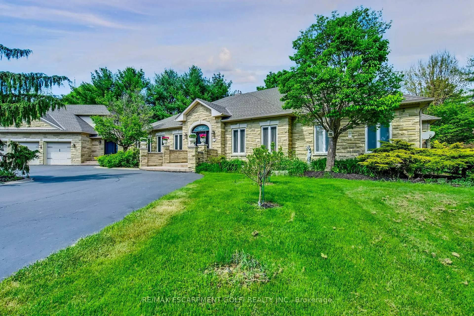 Photo 4 of 53 Ranch Road, Brant, Brantford Twp — HOMEH