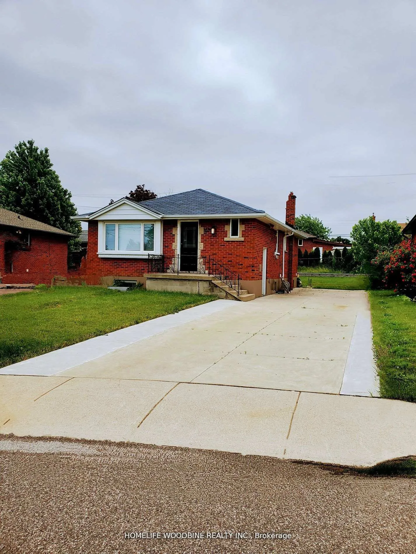 Photo 2 of 107 Winchester Boulevard, Hamilton, Hampton Heights — HOMEH