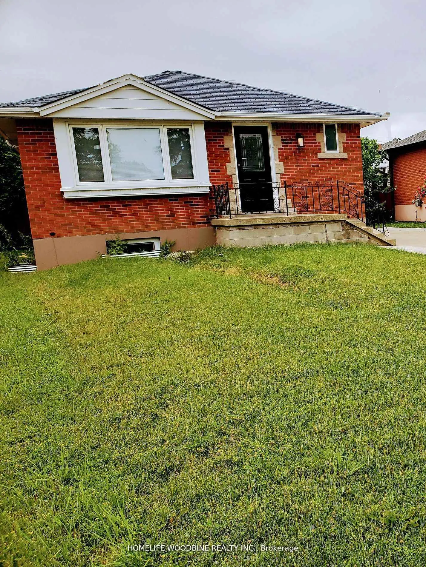 Photo 3 of 107 Winchester Boulevard, Hamilton, Hampton Heights — HOMEH