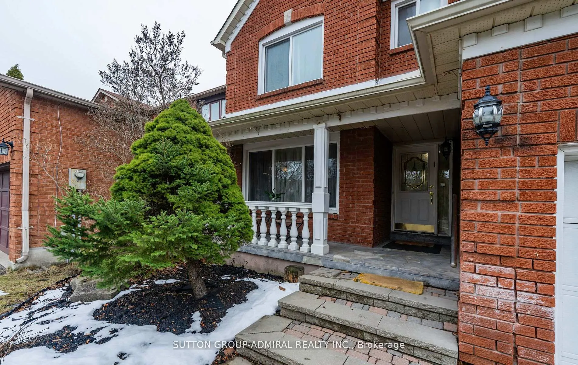 Photo 2 of 19 Maxwell Court, Vaughan, Uplands — HOMEH