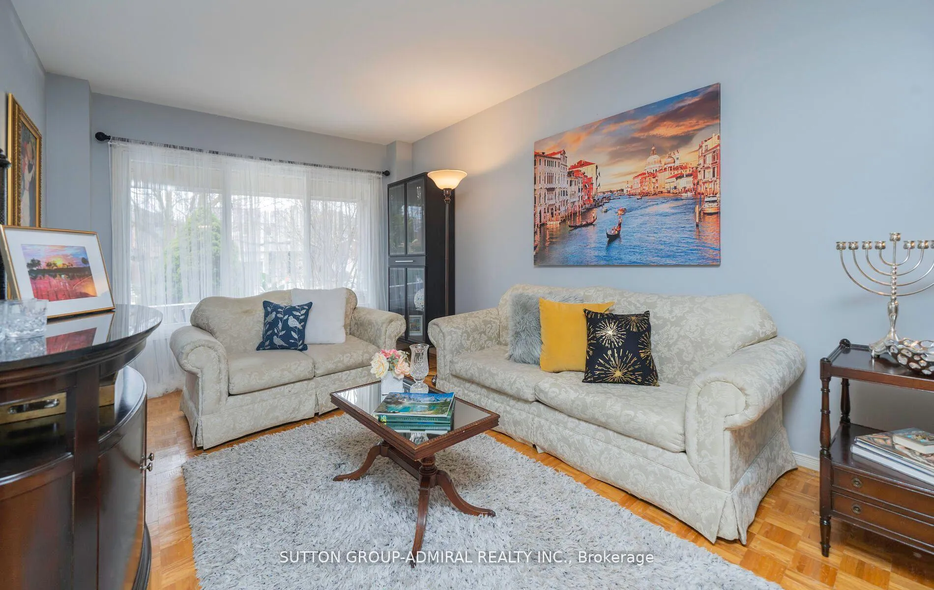 Photo 6 of 19 Maxwell Court, Vaughan, Uplands — HOMEH