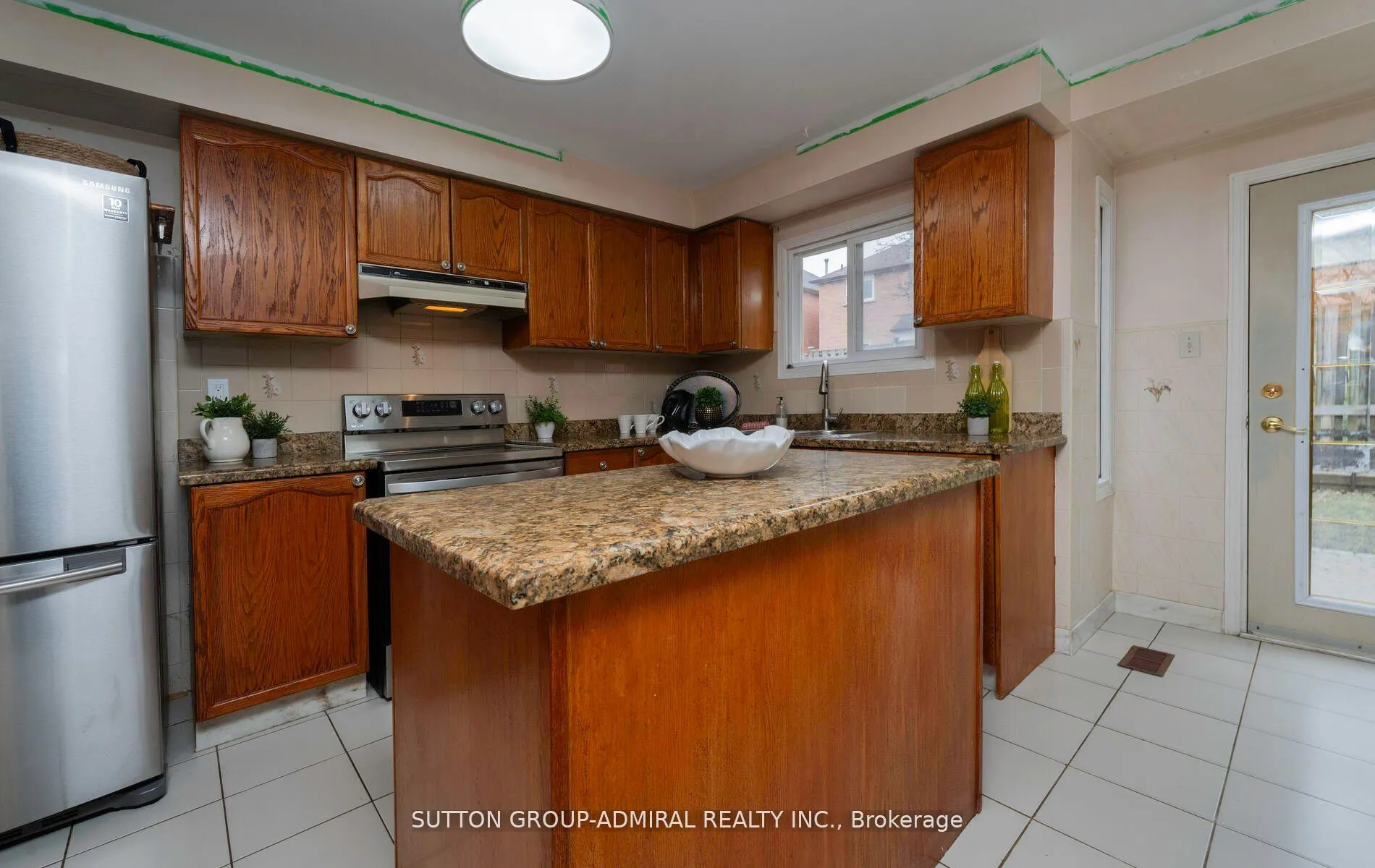 Photo 12 of 19 Maxwell Court, Vaughan, Uplands — HOMEH