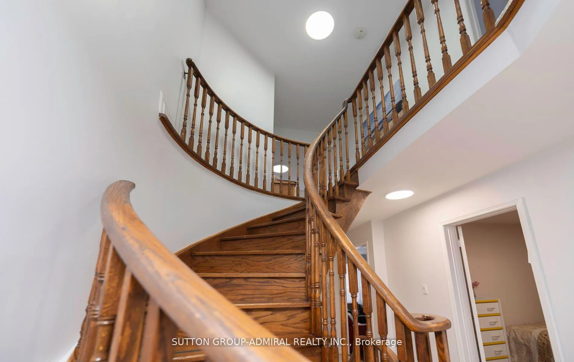 Photo 20 of 19 Maxwell Court, Vaughan, Uplands — HOMEH