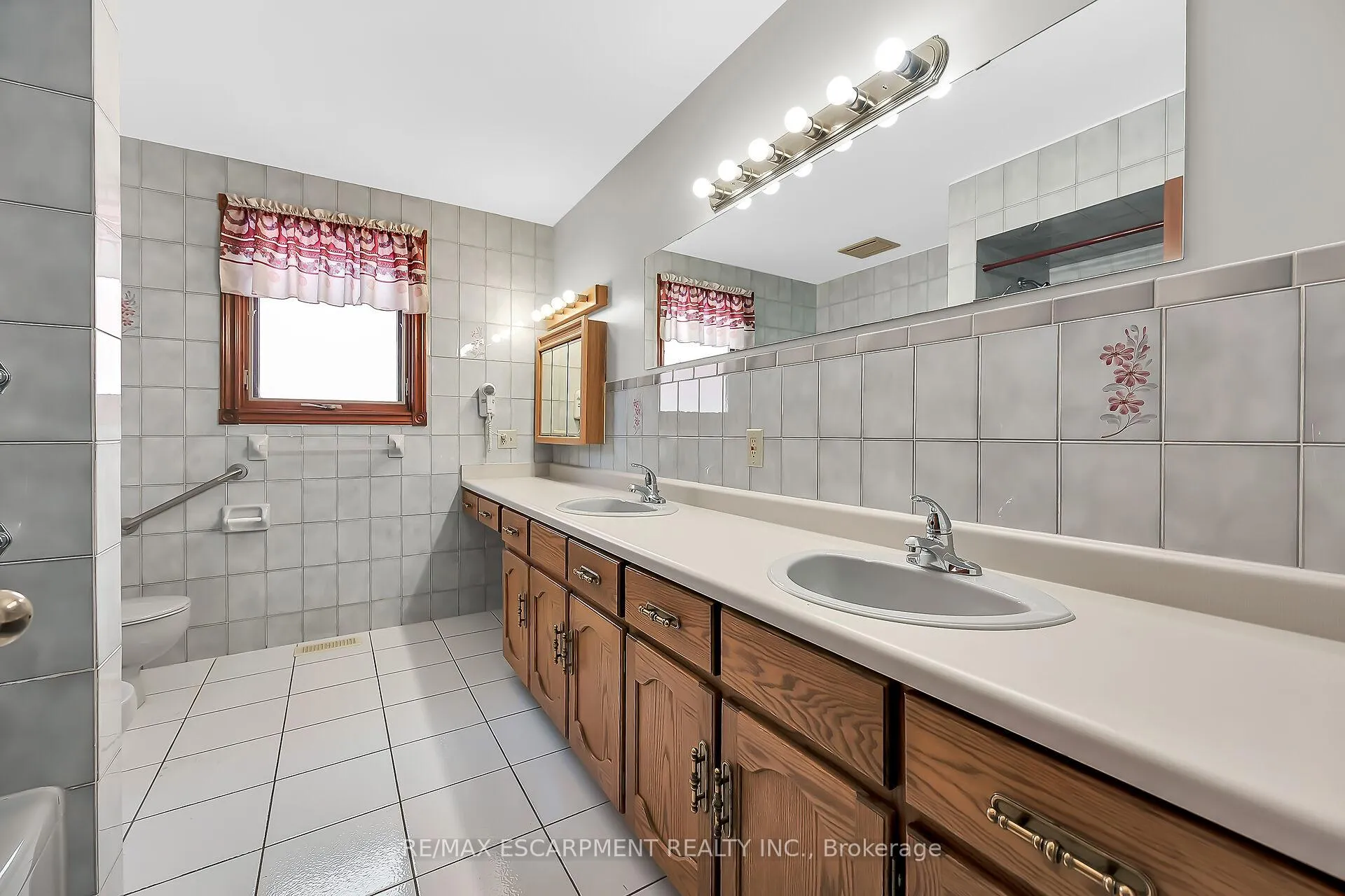 Photo 24 of 54 Ridley Drive, Hamilton, Quinndale — HOMEH