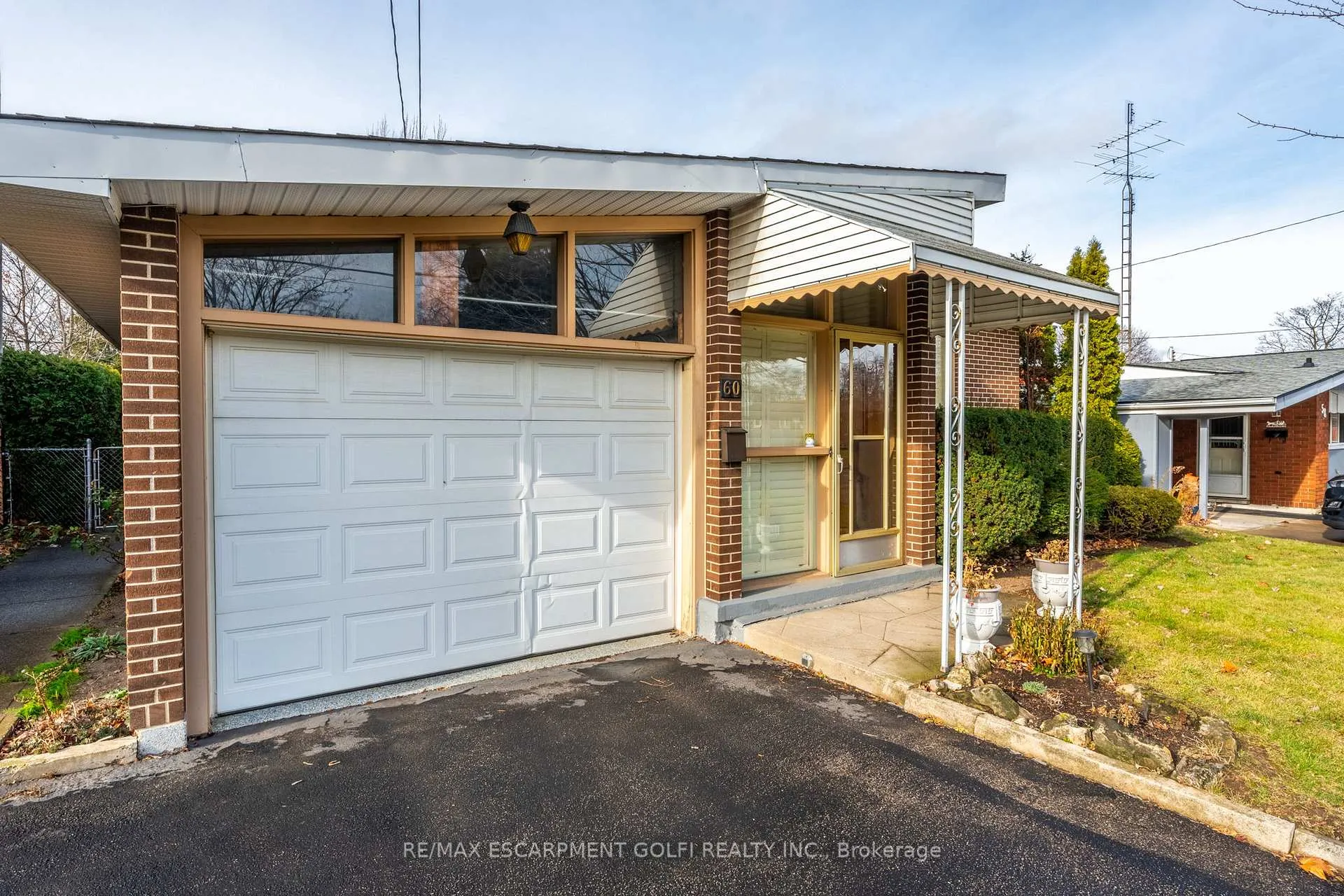 Photo 3 of 60 Sunrise Drive, Hamilton, Greenford — HOMEH