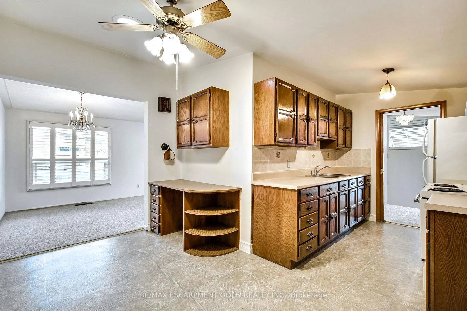 Photo 14 of 60 Sunrise Drive, Hamilton, Greenford — HOMEH