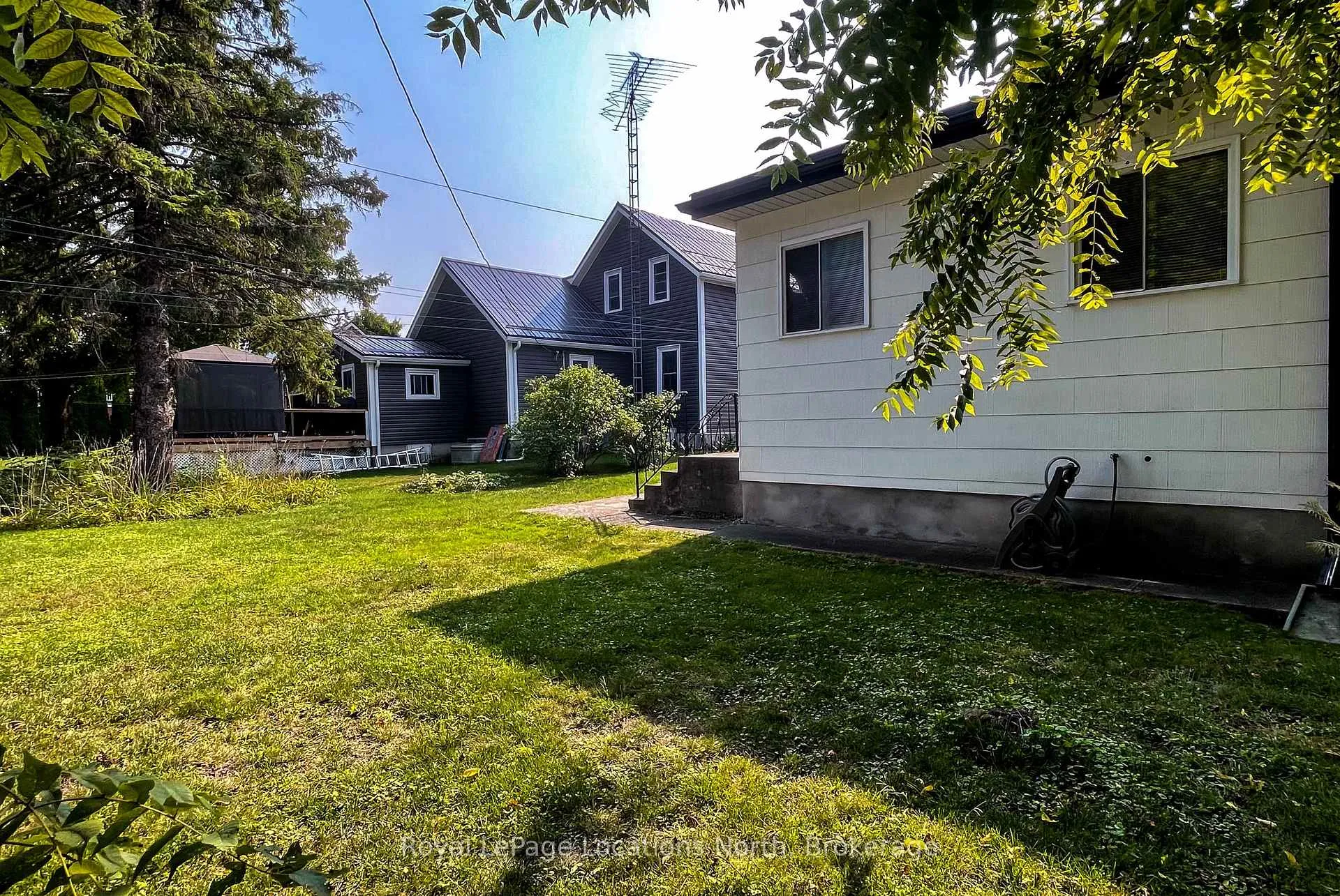Photo 7 of 210 Cherry Street, Clearview, Stayner — HOMEH