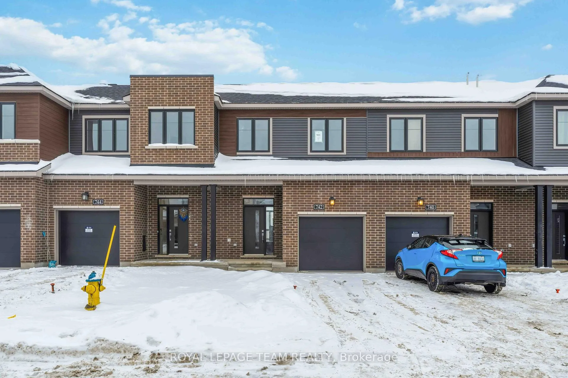 Photo 1 of 742 Fairline Row, Ottawa, Kanata - Emerald Meadows/Trailwest — HOMEH